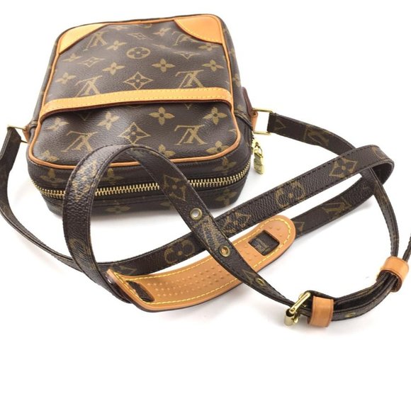 Louis Vuitton Danube Messenger Cross Body Bag - Picture 12 of 12